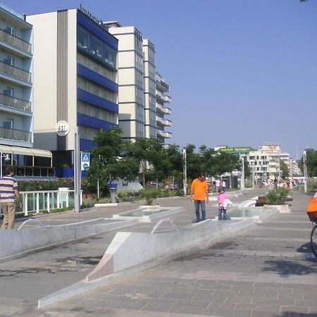 Hotel Canasta Riccione Exterior photo