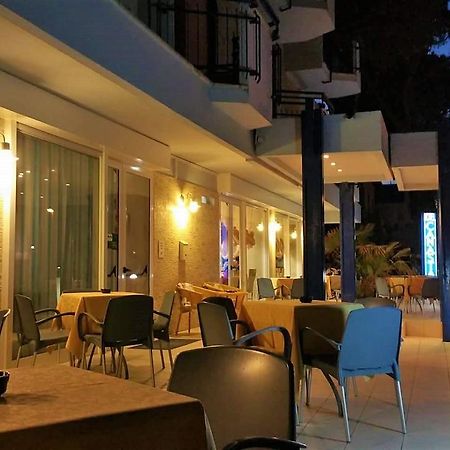 Hotel Canasta Riccione Exterior photo