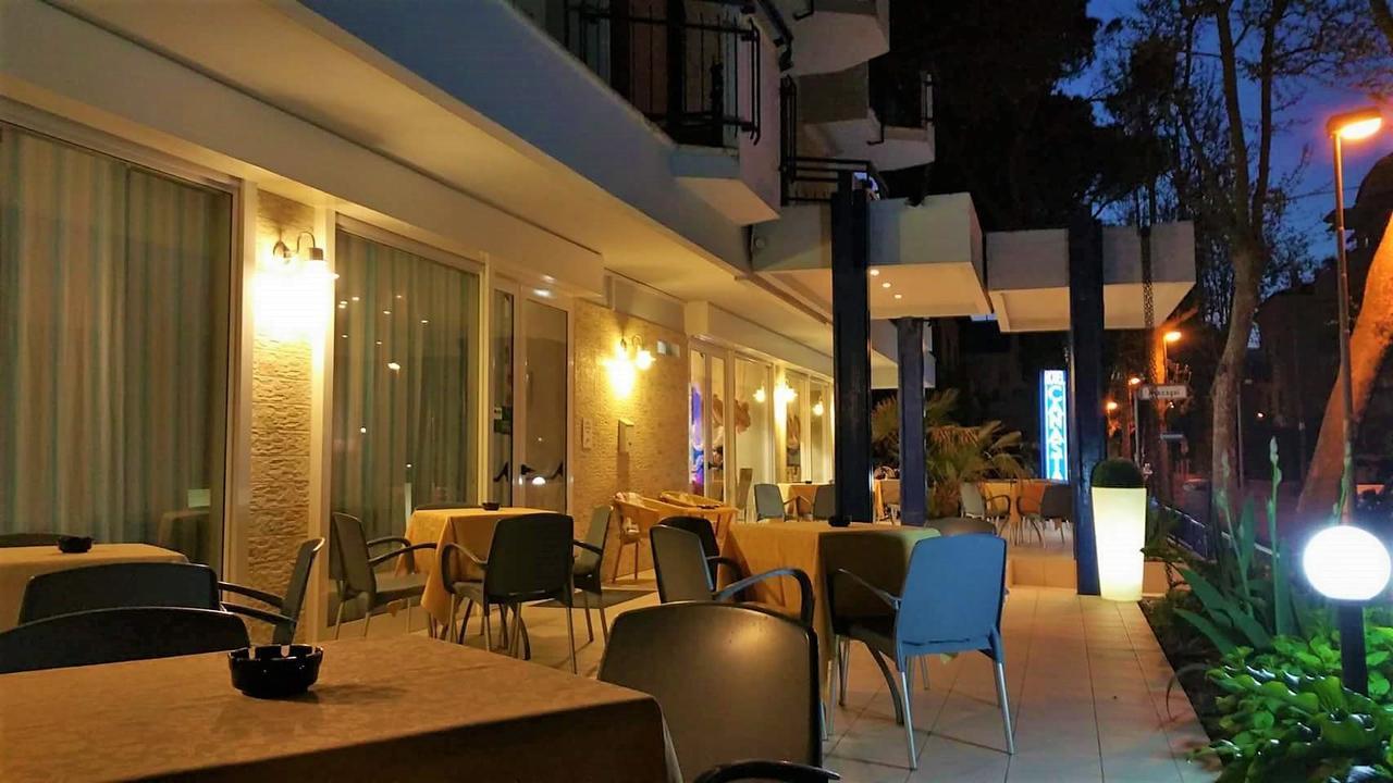 Hotel Canasta Riccione Exterior photo